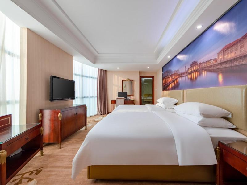 Vienna Hotel Shenzhen Songgang Shajiang Road Exterior photo